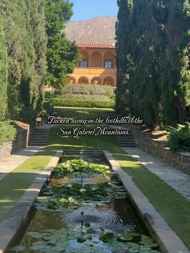 This is the historic @villadelsoldoro in Sierra Madre! 🏠 

The Italian-style Villa has been featured in Beverly Hills 90210, The Princess Diaries, Guns N’ Roses “November Rain,” CSI Miami, Bones and many fashion magazines. 

It was owned by Dr. Walter Jarvis Barlow and his wife Marion from 1924-1942. Pasadena Architecht Wallace Neff, who designed many Hollywood Stars’ homes, took on the task of designing it as a one-of-kind, forever home for the Barlows ❤️🏠 

The villa sits on the same property as @alvernoheights and it is used for classes, events and weddings 👰🏻‍♀️🎶

#losangeles #historichome #mansion #sierramadre #architecture #sierramadre #legallyblonde #ellewoods #villadelsoldoro #alvernoheightsacademy #hollywood #hollywoodfilm #hollywoodmovie #sangabrielvalley #sgv #pasadena